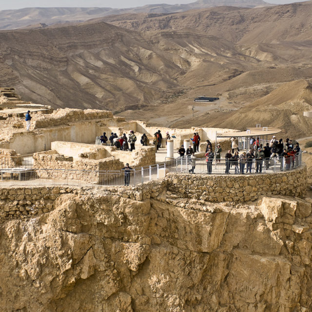 https://www.gloryjourneyinc.com/wp-content/uploads/2023/02/L_112322_fortaleza-de-masada-turismo-de-israel-itamar-grinb-640x640.jpeg